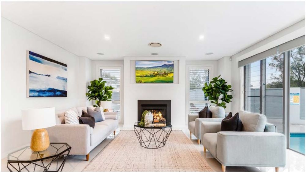 Colebee — Living room opening to the terrace